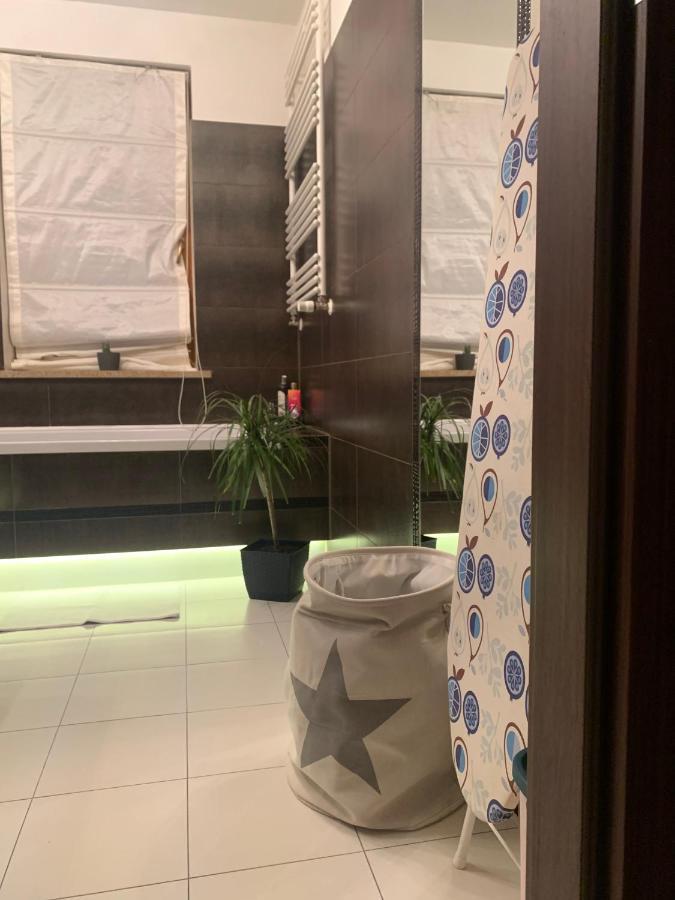 Uroczy Apartament W Centrum Miasta Szczecin Exterior foto